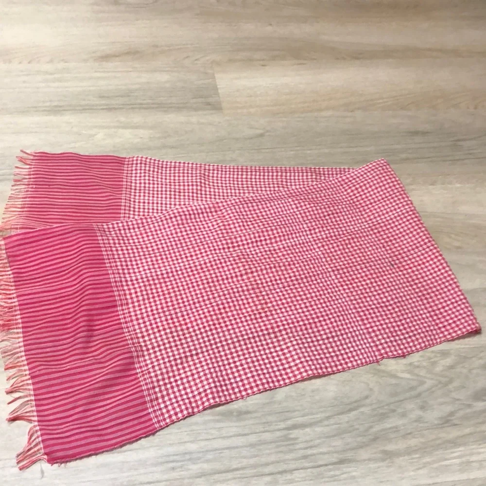 Gingham table runner c